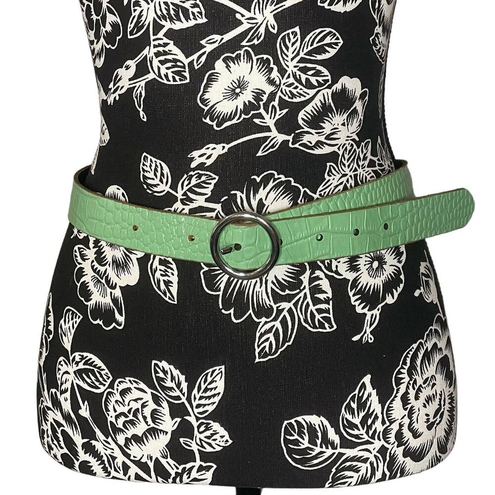 Urban Outfitters Croc Circle Belt Sea Green Textured 100% Genuine Leather Medium